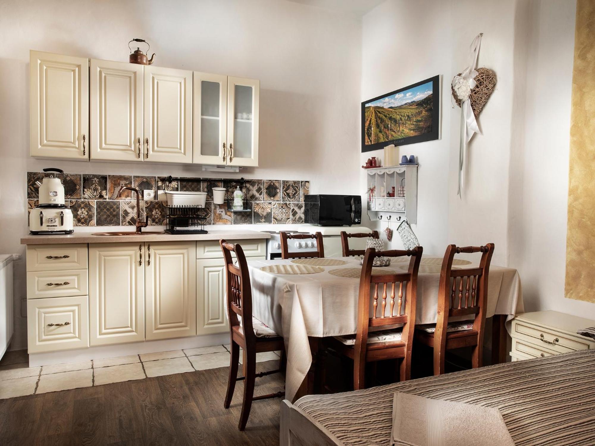 Lichtenstein Lva Apartman Břeclav Exteriér fotografie